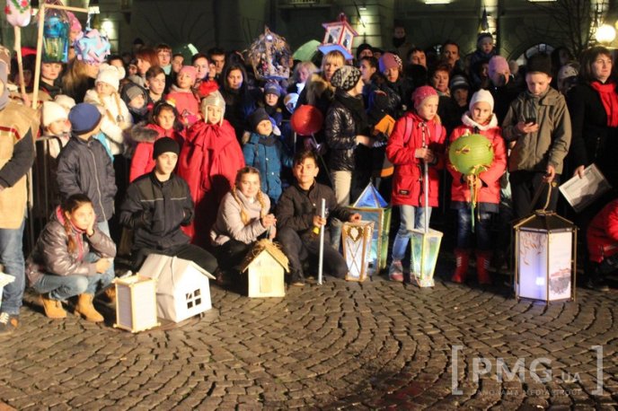 Парад ліхтариків та лицарські бої: як у Мукачеві відзначали День святого Мартина – 42
