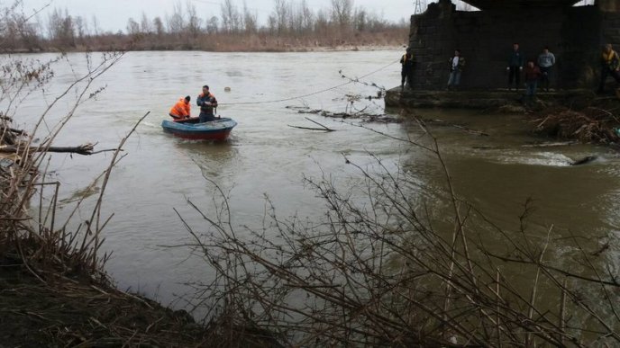 Рятувальники та водолази розчищали одну з головних водних артерій краю – 04
