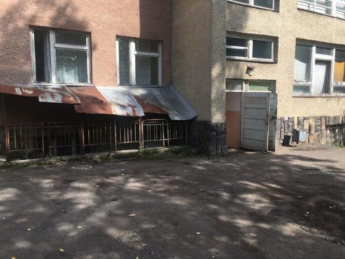 Закарпатці обурені станом одного з медзакладів області – 14