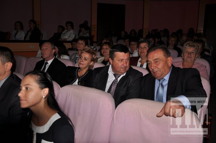 У Мукачеві вшановували представників найпочеснішої професії (ФОТО) – 23 У Мукачеві вшановували представників найпочеснішої професії (ФОТО) – 23