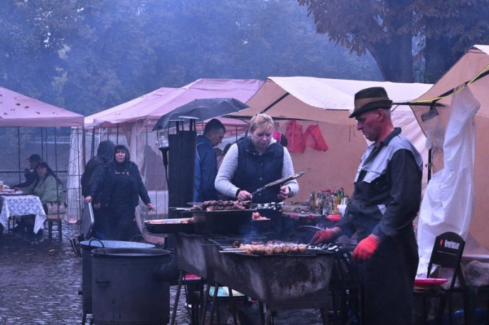 Аромати закарпатських страв заполонили центр Ужгорода – 03