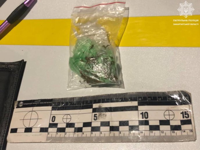 Поводився підозріло: патрульні розповіли про випадок у Мукачеві – 02