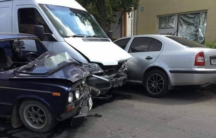 Сьогодні сталася потрійна ДТП: постраждала вагітна жінка, – ЗМІ – 02