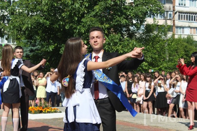 Свято останнього дзвоника відзначили у Мукачівській ЗОШ №13 – 44