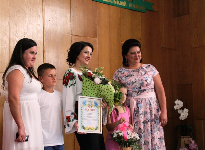 До Рахова завітала заслужена артистка України – 06