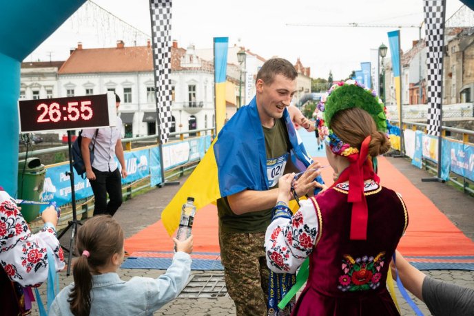 В Ужгороді відбувся благодійний забіг на підтримку ЗСУ – 08