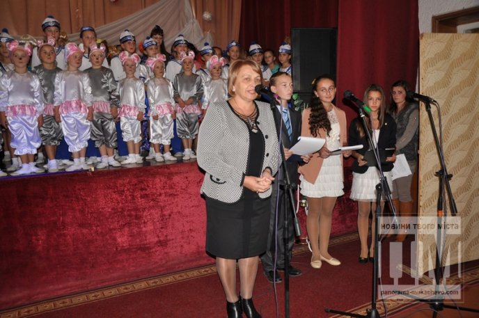 У міському Будинку школярів вітали ветеранів педагогічної ниви (ФОТО) – 35