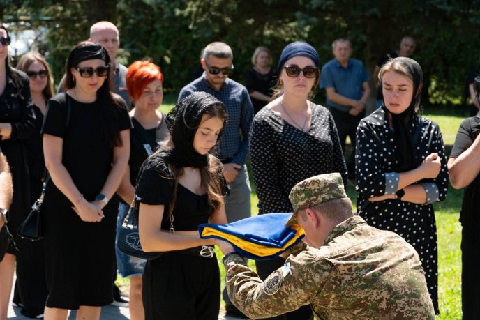 В Ужгороді поховали Героя, життя якого обірвалось на війні – 04