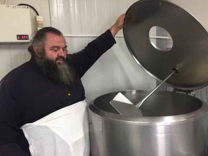 Ракошинський монастир пропонує класний сир – 02