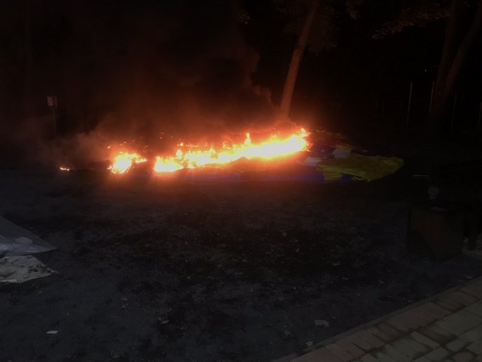 Рятувальники розповіли про пожежу, яка вночі вирувала в Ужгороді – 01