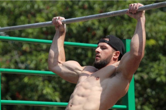  Street Workout у Мукачеві: спортсмени показали неймовірні вміння – 04