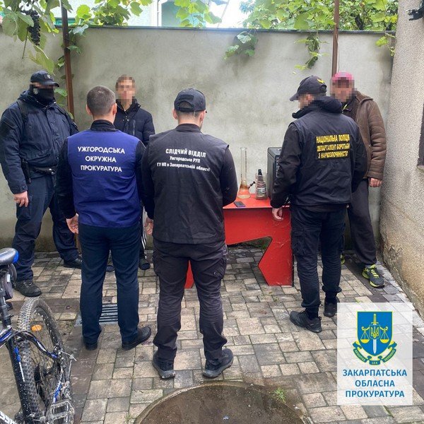 Шукав клієнтів через Telegram: в Ужгороді затримали чоловіка – 01