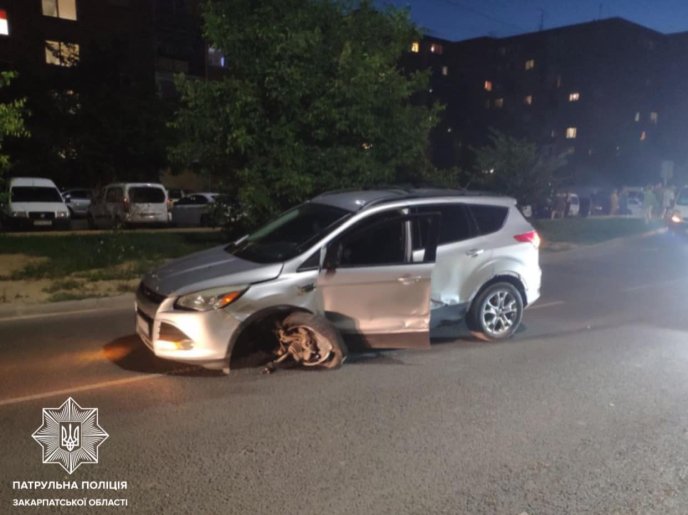 В Ужгороді сталась аварія. Винуватець втік – 01