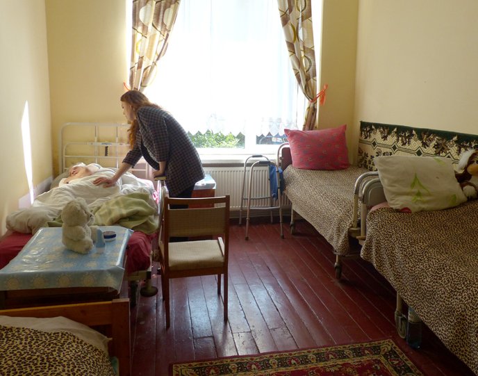 Під час моніторингу територіальних центрів соціального обслуговування Закарпаття правозахисники виявили недоліки – 04