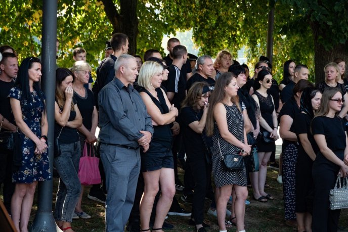 На Закарпатті поховали 27-річного солдата – 06