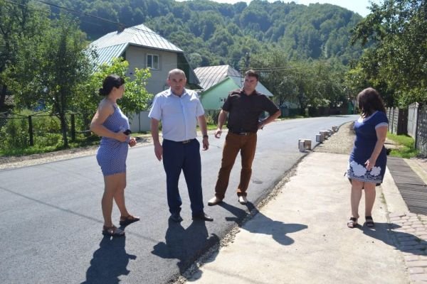 На Тячівщині триває будівництво автомобільних доріг, які з’єднають села – 04