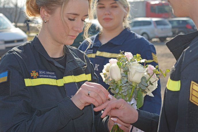 Незвичну весільну церемонію провели в Ужгороді – 06