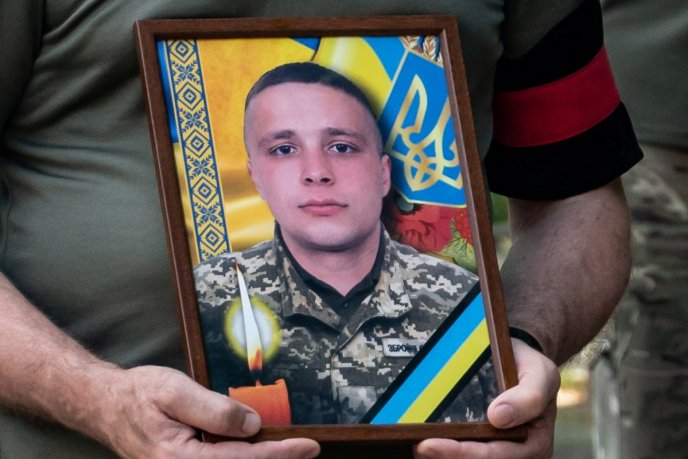 Закарпаття провело в останню путь військового, який із перших днів війни захищав Україну – 01 Закарпаття провело в останню путь військового, який із перших днів війни захищав Україну – 01