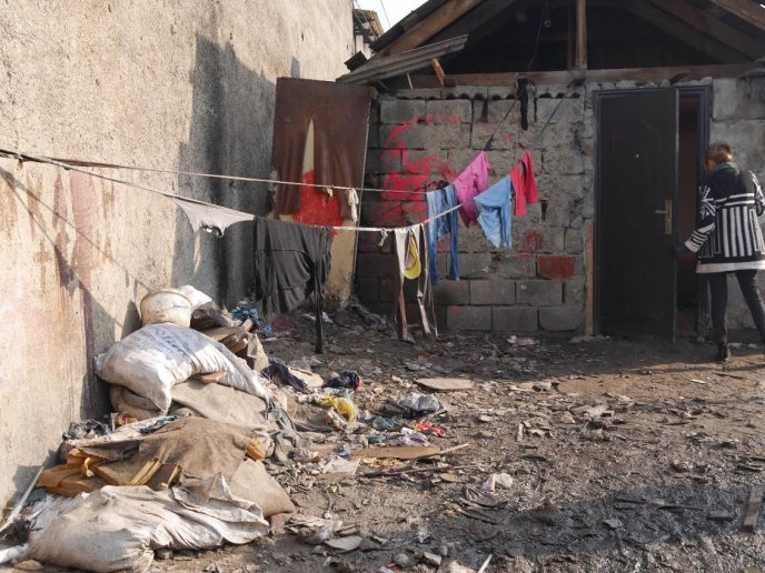 Представники ужгородської влади завітали у ромське поселення міста – 01