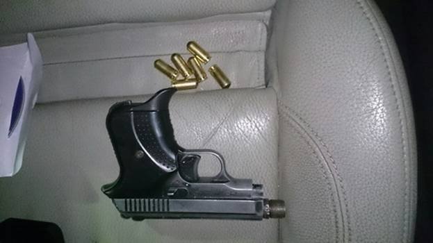 Тячівські поліцейські затримали іномарку "BMW" з наркотиками і зброєю – 03