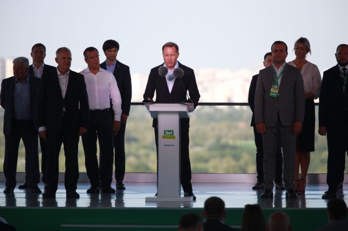 Молоді, зелені, амбітні: з’їзд «Слуги Народу» висунув кандидатів у мери – 02