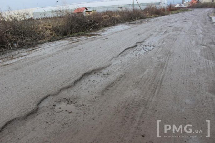 У Службі автомобільних доріг Закарпатської області розповіли про ремонт вулиці Пряшівської – 02