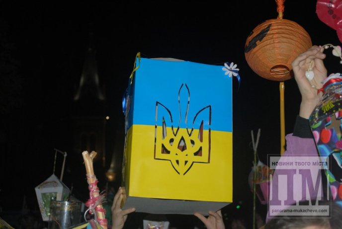 У Мукачеві відзначили День святого Мартина яскравим вогняним шоу (ФОТОРЕПОРТАЖ) – 01