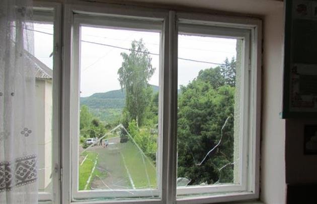 Мешканка Хустщини вирішила зберегти частину граду, що потріпав її обістя – 02