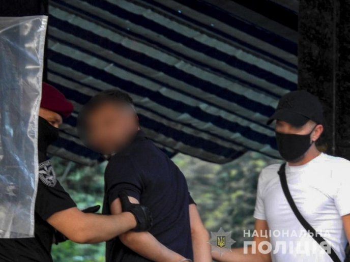 В Ужгороді затримали організатора замовного вбивства: відео затримання – 03