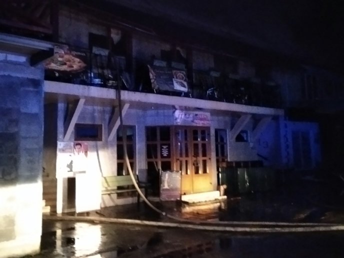 Вночі горіла піцерія. З’явились фото з місця пожежі – 04 Вночі горіла піцерія. З’явились фото з місця пожежі – 04