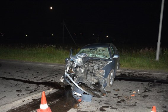 У Мукачеві легковик зіткнувся з вантажівкою – 03