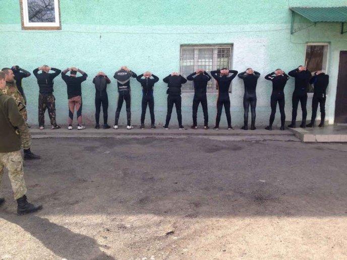 Прикордонники затримали 14 "водолазів" – 03