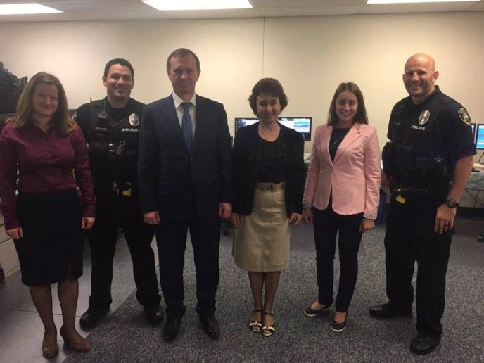 Мер Ужгорода Богдан Андріїв відвідав поліцейський відділок у США – 05