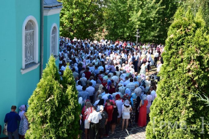 Мукачево святкує Успіння Пресвятої Богородиці: у монастирі – тисячі вірників – 01