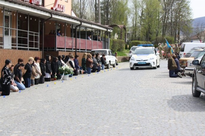 Мріяв повернутися додому з перемогою: на Закарпатті поховали ще одного Героя – 06