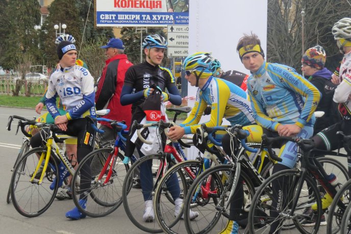 В Ужгороді відбувся перший етап чемпіонат України з велоспорту-шосе – 09