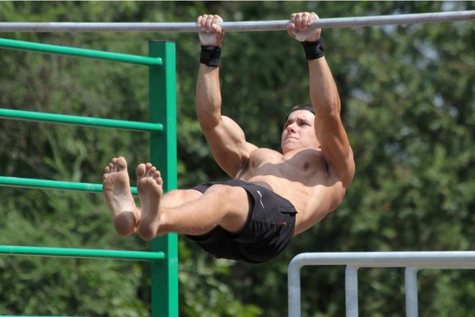  Street Workout у Мукачеві: спортсмени показали неймовірні вміння – 08
