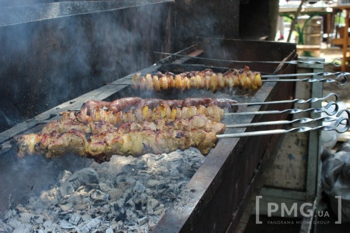 Фестиваль "Огинь і м’ясо" у Мукачеві стартував злетом байкерів – 29