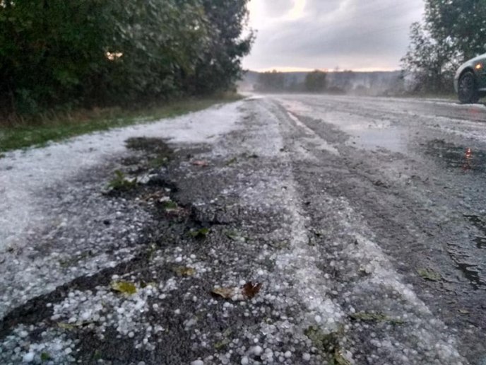 В одному з районів випав град – 01
