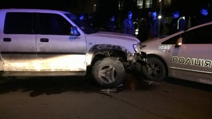 Патрульна поліція оприлюднила деталі нічної ДТП в Ужгороді – 01