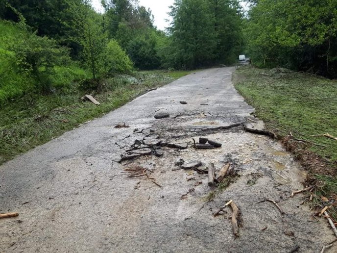 Зруйновано 4 мости, підтоплено 40 дворогосподарств: негода накоїла лиха у селі на Іршавщині – 05