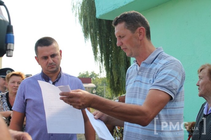 Мешканці Ракошина не збираються відкривати трасу міжнародного сполучення "Київ-Чоп" – 06