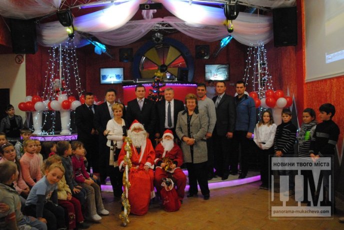 Святий Миколай завітав до діток села Дерцен (ФОТО) – 08