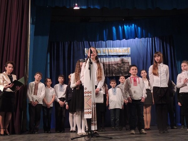 Берегівська українська гімназія відзначила своє 20-річчя (ФОТО) – 02