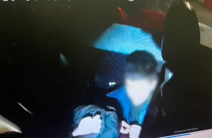 Перевозили також 13-річного підлітка: що відомо про інцидент на кордоні з Угорщиною – 02