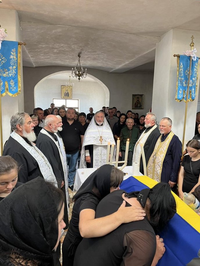 У селі на Мукачівщині поховали молодого захисника, який загинув на війні – 01 У селі на Мукачівщині поховали молодого захисника, який загинув на війні – 01