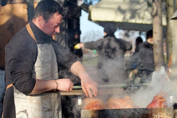 "Червене вино 2018": чим пригощають закарпатців та скільки доведеться витратити – 22