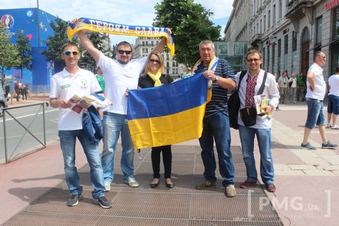 Вулиці Ліона вщерть переповнені українськими уболівальниками – 06