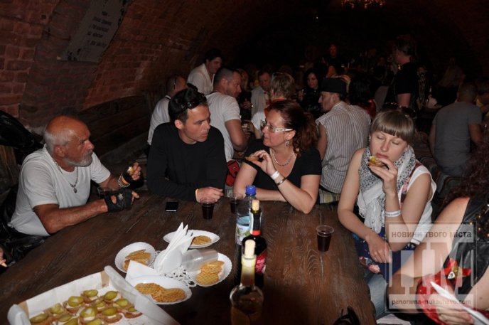 Як байкери у замку "Паланок" гуляли (ФОТОРЕПОРТАЖ)  – 25