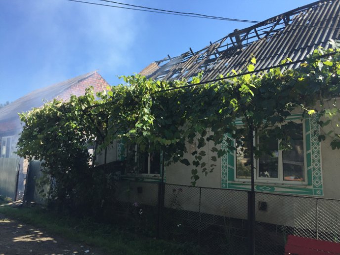 Рятувальники оприлюднили деталі пожежі на Хустщині, внаслідок якої отруїлась молода дівчина – 01